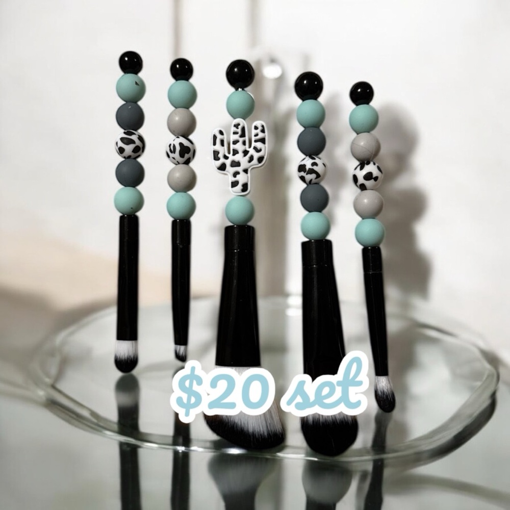 Stylish Makeup Brush Set with Cactus Design